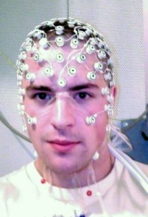 Hypnose ist messbar. Im EEG sieht man die Vorgänge im Gehirn als Wellen.